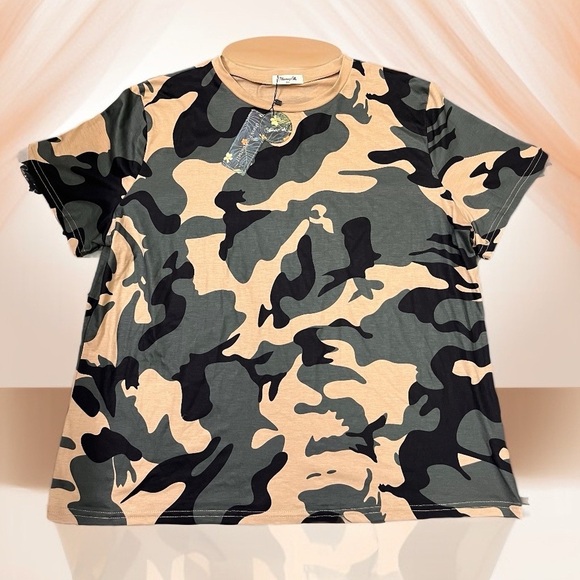 Blooming Jelly 2XL NWT Women’s Camo T-Shirt/ Juniors Top/ New Shirt/ Woman Tee - Picture 1 of 4